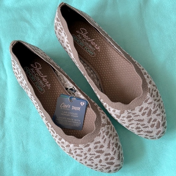 Brand New Skechers Cleo 2.0 Uninhibited Slip-On Casual Ballet Flats Mocha - Picture 2 of 16